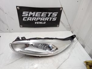Gebruikte Koplamp links Ford Fiesta 6 (JA8) 1.5 TDCi Prijs € 225,00 Margeregeling aangeboden door Smeets Autos Venlo