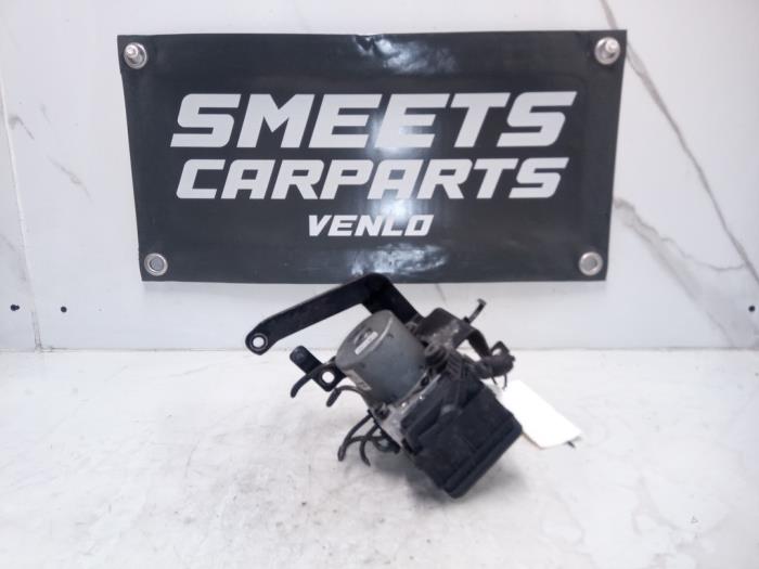 ABS Pomp van een Hyundai i10 (F5) 1.1i 12V 2011