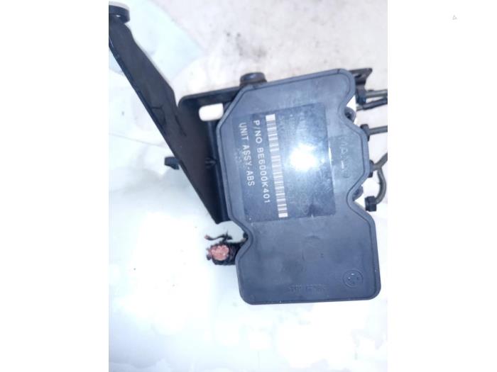 ABS Pomp van een Hyundai i10 (F5) 1.1i 12V 2011