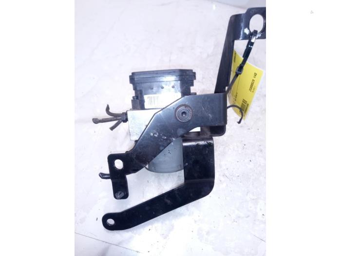 ABS Pomp van een Hyundai i10 (F5) 1.1i 12V 2011