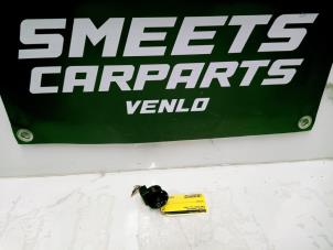 Gebruikte Schakelaar Spiegel Ford Focus 1 1.6 16V Prijs € 9,94 Margeregeling aangeboden door Smeets Autos Venlo