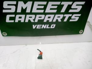 Gebruikte PDC Schakelaar Audi A6 Avant (C6) 2.4 V6 24V Prijs € 9,99 Margeregeling aangeboden door Smeets Autos Venlo