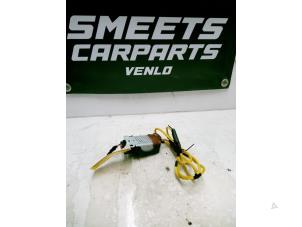 Gebruikte Radio module Volkswagen Golf V (1K1) 1.4 16V Prijs € 24,99 Margeregeling aangeboden door Smeets Autos Venlo