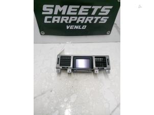 Gebruikte Display Interieur Opel Signum (F48) 2.2 DGI 16V Prijs € 14,94 Margeregeling aangeboden door Smeets Autos Venlo