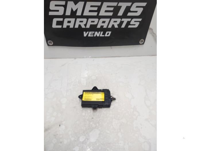 Gebruikte Module Centrale Deurvergrendeling Opel Signum (F48) 2.2 DGI 16V Prijs € 14,94 Margeregeling aangeboden door Smeets Autos Venlo
