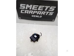 Gebruikte Module Centrale Deurvergrendeling Mercedes A (W169) 1.5 A-150 3-Drs. Prijs € 24,98 Margeregeling aangeboden door Smeets Autos Venlo