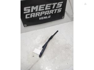 Gebruikte Ruitenwisserarm achter Mercedes A (W168) 1.4 A-140 Prijs € 8,94 Margeregeling aangeboden door Smeets Autos Venlo