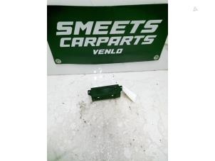 Gebruikte Display Interieur Opel Agila (A) 1.2 16V Prijs € 9,94 Margeregeling aangeboden door Smeets Autos Venlo