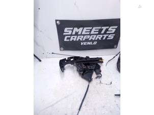 Gebruikte Slotmechaniek Portier 4Deurs links-voor Volvo V50 (MW) 1.6 16V Prijs € 18,94 Margeregeling aangeboden door Smeets Autos Venlo