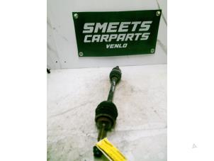 Gebruikte Aandrijfas links-voor Toyota Yaris (P1) 1.4 D-4D Prijs € 49,99 Margeregeling aangeboden door Smeets Autos Venlo
