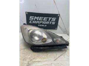 Gebruikte Koplamp rechts Honda Jazz (GD/GE2/GE3) 1.3 i-Dsi Prijs € 100,00 Margeregeling aangeboden door Smeets Autos Venlo