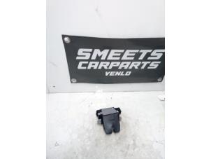 Gebruikte Slotmechaniek Achterklep Volvo V50 (MW) 1.8 16V Prijs € 9,94 Margeregeling aangeboden door Smeets Autos Venlo