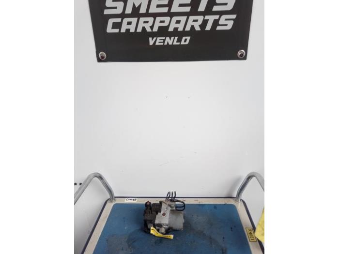 Gebruikte ABS Pomp Volkswagen Passat (3B2) 1.8 20V Prijs € 19,94 Margeregeling aangeboden door Smeets Autos Venlo
