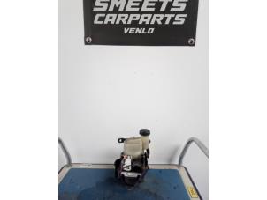 Gebruikte Stuurbekrachtiging Pomp Dacia Sandero Prijs € 114,94 Margeregeling aangeboden door Smeets Autos Venlo