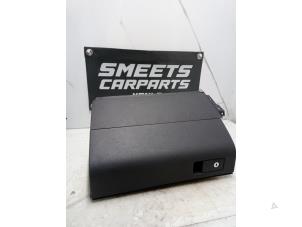 Gebruikte Dashboardkastje Volkswagen Touran (1T1/T2) 1.6 FSI 16V Prijs € 35,00 Margeregeling aangeboden door Smeets Autos Venlo