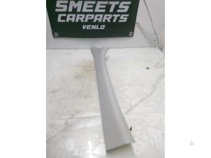 Gebruikte Stijlbekleding links-voor Renault Clio IV (5R) 0.9 Energy TCE 90 12V Prijs € 14,94 Margeregeling aangeboden door Smeets Autos Venlo