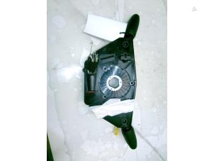 Gebruikte Licht + Raw Schakelaar Opel Corsa D 1.2 16V Prijs € 7,94 Margeregeling aangeboden door Smeets Autos Venlo