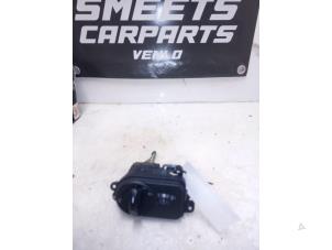 Gebruikte Licht Schakelaar Ford Fiesta 5 (JD/JH) 1.3 Prijs € 14,94 Margeregeling aangeboden door Smeets Autos Venlo