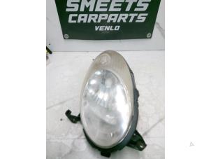 Gebruikte Rechter Koplamp Nissan Micra (K12) 1.2 16V Prijs € 24,98 Margeregeling aangeboden door Smeets Autos Venlo
