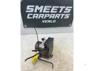 Gebruikte ABS Pomp Volkswagen Transporter T5 1.9 TDi Prijs € 79,94 Margeregeling aangeboden door Smeets Autos Venlo