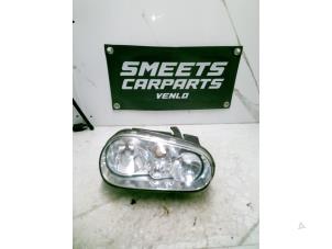 Gebruikte Koplamp rechts Volkswagen Golf IV Variant (1J5) 2.0 Prijs € 39,99 Margeregeling aangeboden door Smeets Autos Venlo
