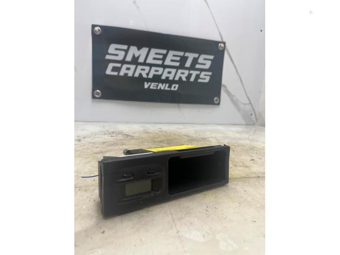 Gebruikte Display Interieur Mazda Demio (DW) 1.3 16V Prijs € 19,99 Margeregeling aangeboden door Smeets Autos Venlo