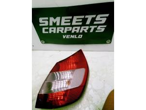 Gebruikte Achterlicht rechts Renault Grand Scénic II (JM) 1.6 16V Prijs € 34,99 Margeregeling aangeboden door Smeets Autos Venlo