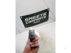 Gebruikte Hoogteregelaar schakelaar Hyundai Getz 1.1i 12V Prijs € 9,99 Margeregeling aangeboden door Smeets Autos Venlo