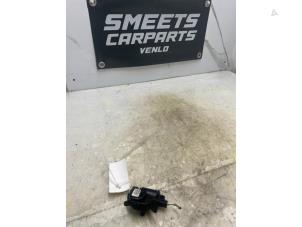 Gebruikte Airco deel (div) Ford Fiesta 5 (JD/JH) 1.3 Prijs € 24,99 Margeregeling aangeboden door Smeets Autos Venlo