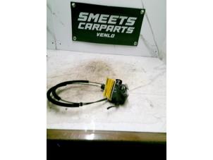 Gebruikte Deurslot Mechaniek 4Deurs links-voor Mitsubishi Colt (Z2/Z3) 1.1 12V Prijs € 14,99 Margeregeling aangeboden door Smeets Autos Venlo