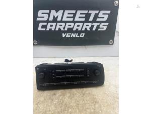 Gebruikte Radio Saab 9-3 II Sport Sedan (YS3F) 1.8t 16V Prijs € 48,94 Margeregeling aangeboden door Smeets Autos Venlo