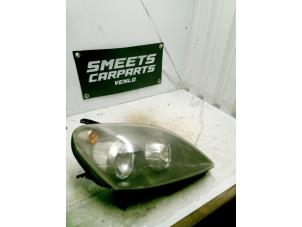Gebruikte Koplamp rechts Opel Zafira (M75) 1.8 16V Ecotec Prijs € 29,94 Margeregeling aangeboden door Smeets Autos Venlo
