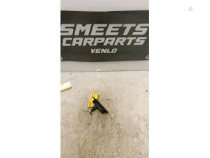 Gebruikte Handgreep Achterklep Renault Clio III (BR/CR) 1.4 16V Prijs € 19,99 Margeregeling aangeboden door Smeets Autos Venlo