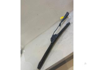 Gebruikte Ruitenwisserarm achter Chevrolet Matiz 0.8 S,SE Prijs € 4,94 Margeregeling aangeboden door Smeets Autos Venlo