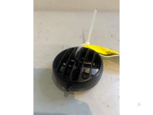 Gebruikte Luchtrooster Dashboard Chevrolet Matiz 0.8 S,SE Prijs € 6,94 Margeregeling aangeboden door Smeets Autos Venlo