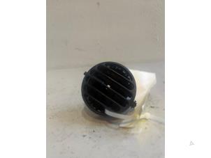 Gebruikte Luchtrooster Dashboard Chevrolet Matiz 0.8 S,SE Prijs € 6,94 Margeregeling aangeboden door Smeets Autos Venlo