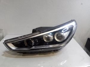 Gebruikte Koplamp links Hyundai I30 Prijs € 349,99 Margeregeling aangeboden door Smeets Autos Venlo
