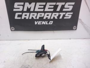 Gebruikte Antenne Volkswagen Touran (1T1/T2) 2.0 FSI 16V Prijs € 19,94 Margeregeling aangeboden door Smeets Autos Venlo