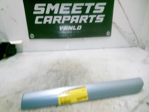 Gebruikte Dashboard sierlijst Opel Zafira (M75) 2.2 16V Direct Ecotec Prijs € 9,94 Margeregeling aangeboden door Smeets Autos Venlo