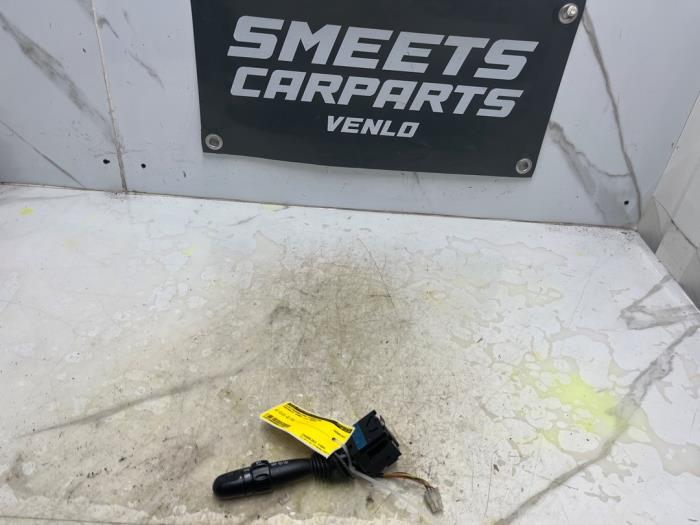 Richtingaanwijzer Schakelaar van een Chevrolet Spark (M300) 1.2 16V 2010