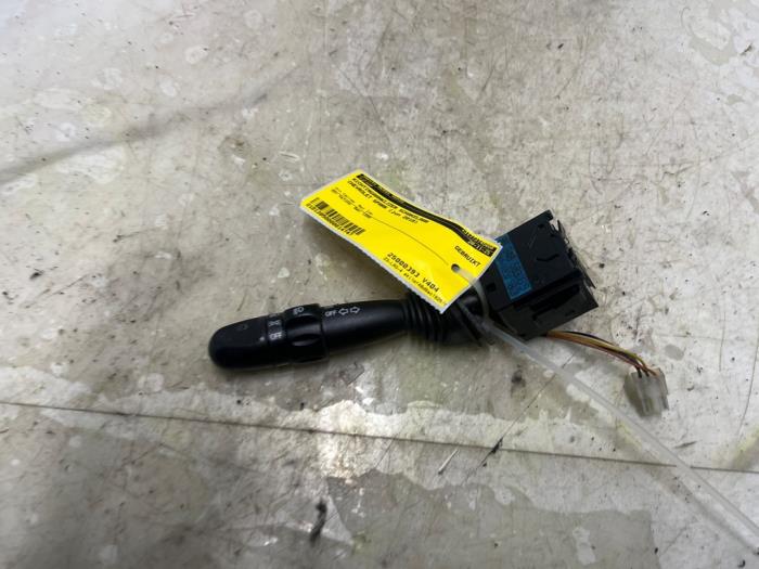 Richtingaanwijzer Schakelaar van een Chevrolet Spark (M300) 1.2 16V 2010