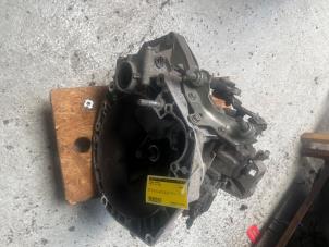 Gebruikte Versnellingsbak Ford Ka I 1.6i SportKa Prijs € 224,99 Margeregeling aangeboden door Smeets Autos Venlo