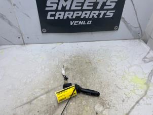 Gebruikte Ruitenwis Schakelaar Chevrolet Spark (M300) 1.2 16V Prijs € 9,99 Margeregeling aangeboden door Smeets Autos Venlo