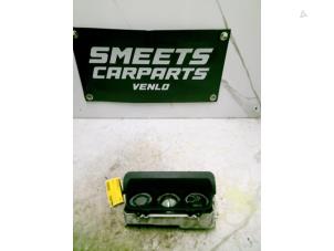 Gebruikte Display Interieur Mitsubishi Pajero Hardtop (V1/2/3/4) 2.5 TD i.c. Prijs € 49,99 Margeregeling aangeboden door Smeets Autos Venlo