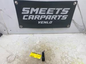 Gebruikte Hoogteregelaar schakelaar Mazda 3 (BK12) 1.6i 16V Prijs € 20,00 Margeregeling aangeboden door Smeets Autos Venlo