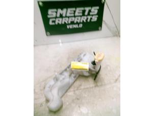 Gebruikte Ruitensproeiertank voor Ford Ka I 1.3i Prijs € 24,99 Margeregeling aangeboden door Smeets Autos Venlo