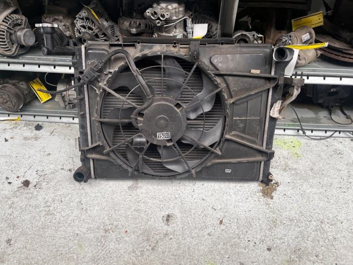 Gebruikte Radiateur Hyundai i30 Crosswagon (WWH) 1.6 CVVT 16V Prijs € 74,99 Margeregeling aangeboden door Smeets Autos Venlo