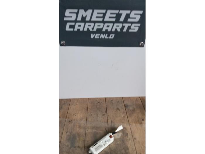 Gebruikte Display Interieur Peugeot 407 SW (6E) 1.8 16V Prijs € 30,00 Margeregeling aangeboden door Smeets Autos Venlo