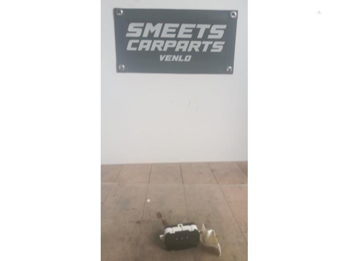 Gebruikte Display Interieur Chevrolet Aveo (250) 1.2 16V Prijs € 12,00 Margeregeling aangeboden door Smeets Autos Venlo