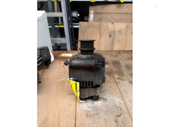 Gebruikte Dynamo BMW Mini (R50/53) 1.6 16V Cooper S Prijs € 74,99 Margeregeling aangeboden door Smeets Autos Venlo